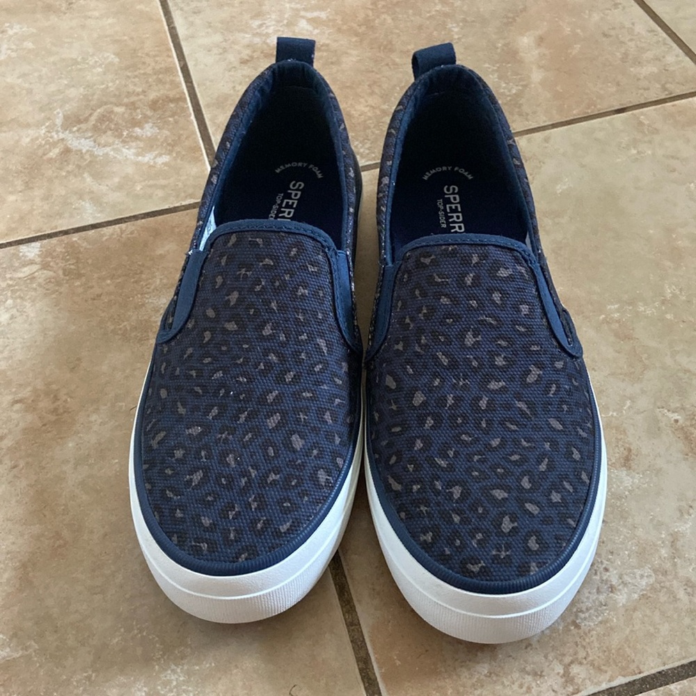 Cute Sperry Top Sider memory foam slip in sneakers